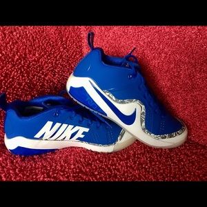 Nike Force Zoom Trout 4 Turf  men’s size 9